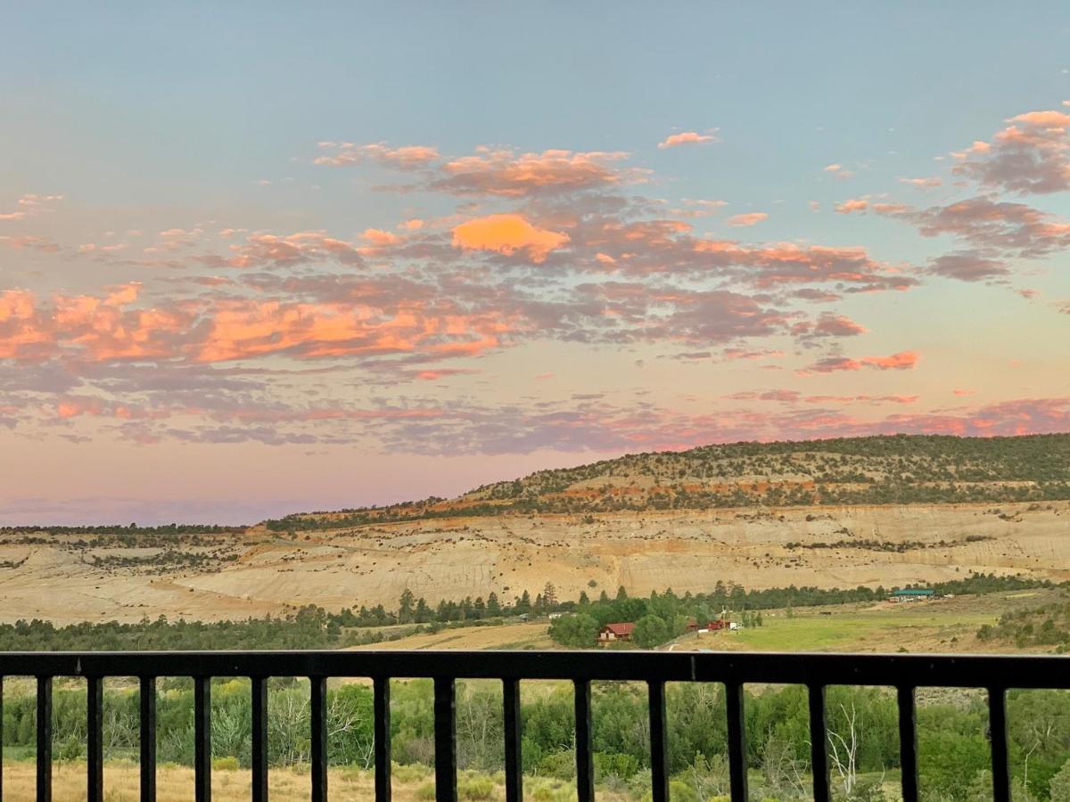 Annie'S Place Bed & Breakfast Boulder Town Exterior photo